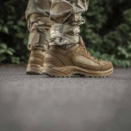M-Tac Sneakers Tactical Demi-Season Pro Line i suede og Cordura med Vibram-sål, ideel til taktiske aktiviteter og vandring.