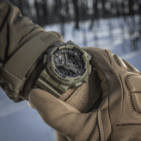 M‑Tac Sport Ur i robust design, ideel til outdoor-aktiviteter, med stopur, LED-baggrundslys og vandafvisende funktion WR50 / 5 ATM.