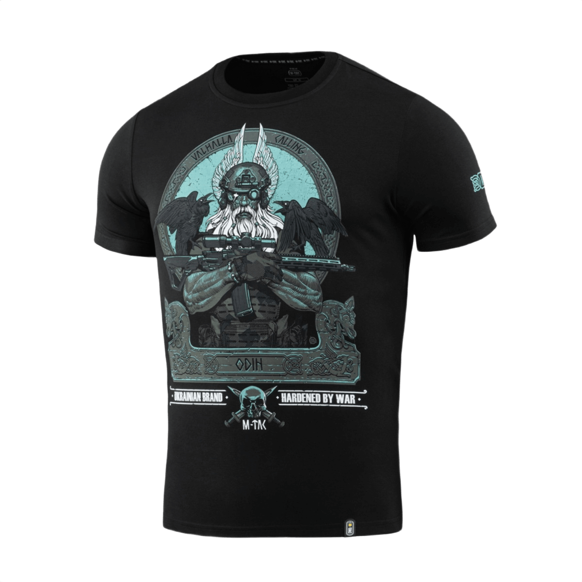 Sort M-Tac T-Shirt Odin Mystery med print af Odin, ravnene Hugin og Munin, og "Valhalla Calling" tekst, lavet af blød bomuldsblanding.