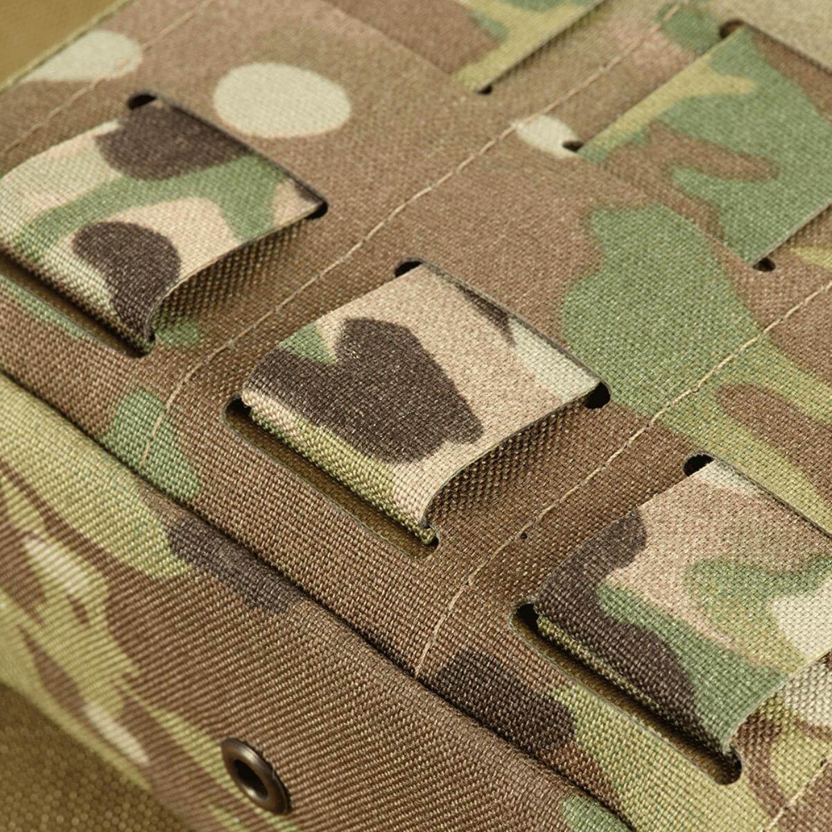 M-Tac Utility Taske Elite Small i camouflage mønster med slidstærk Cordura 500D materiale og MOLLE-system til sikker opbevaring.