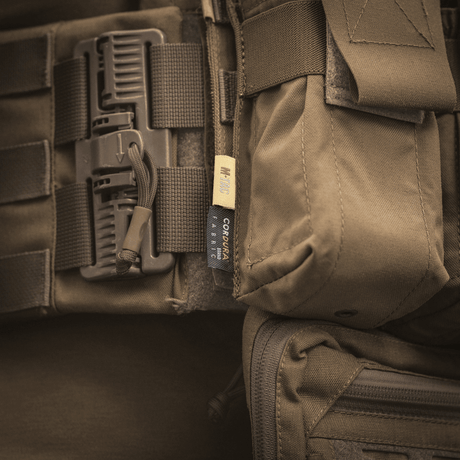 M-Tac taske til 2 magasiner i slidstærkt Cordura med velcro og polstring i galleri position 1 til taktisk brug og NIJ-certificering.