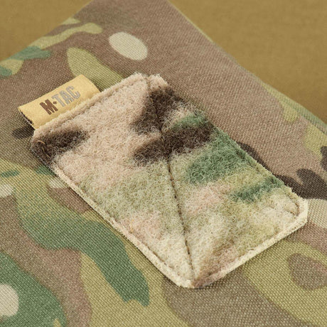 M-Tac Utility Taske Elite Medium i multicam camouflagemateriale med velcrolukning og slidstærkt design, galleri position 1.
