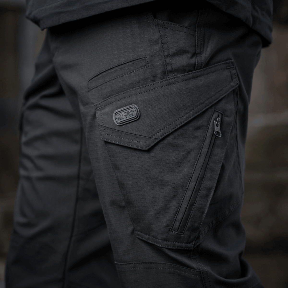 M-Tac Taktiske Bukser Aggressor Gen. II Flex med rip-stop stof og Teflon-belægning, velegnet til træning og arbejde.