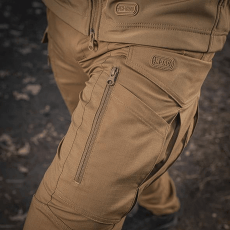 M-tac Taktiske Bukser Conquistador Gen. I Flex til udendørs brug, lavet af rivestærkt polycotton Rip-stop Flex stof.