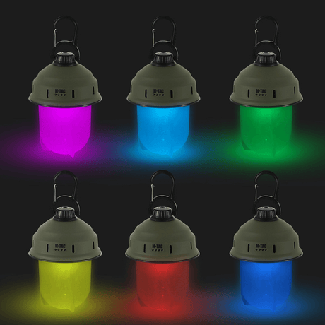 M-Tac Turist Hængelampe med RGB LED lys i forskellige farver, ideel til camping og udendørsaktiviteter.