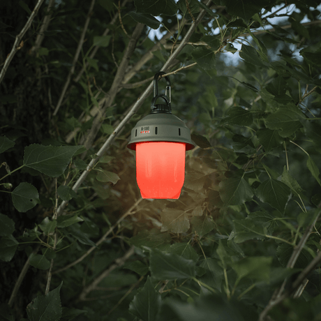 M-Tac Turist Hængelampe, retro design hængelampe i rødt lys til camping, med moderne LED teknologi og genopladelig batteri, 200 lumen.