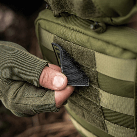 M-Tac Patch Medic PVC 3D taktik patch fastgøres til en militærvest med velcro, fleksibelt PVC materiale, ideel til medicinsk personale.