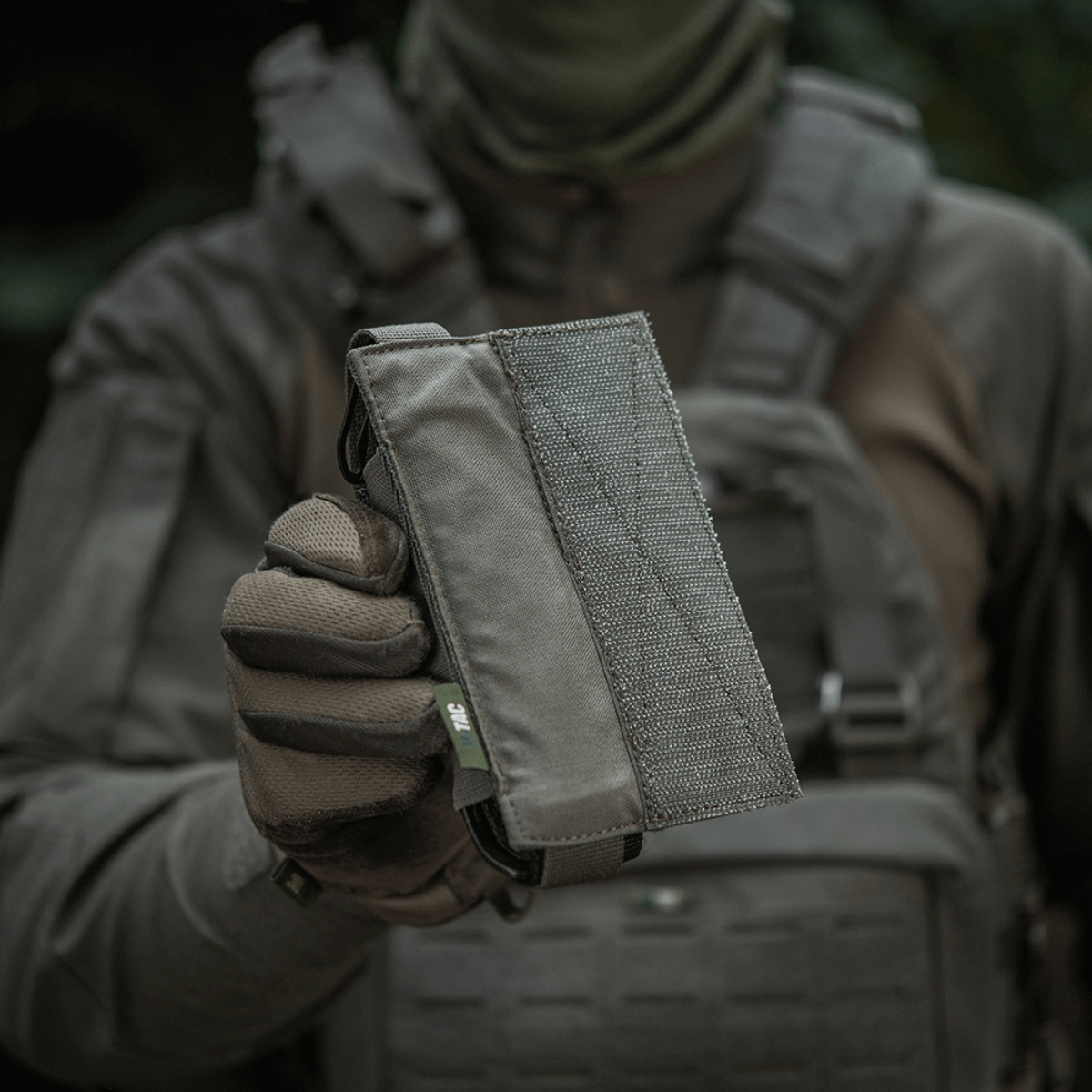 M-Tac Tourniquet Pouch Elastisk VELCRO Gen.II i Cordura 500D, hurtig adgang til tourniquet, fastgjort på Velcro-panel.