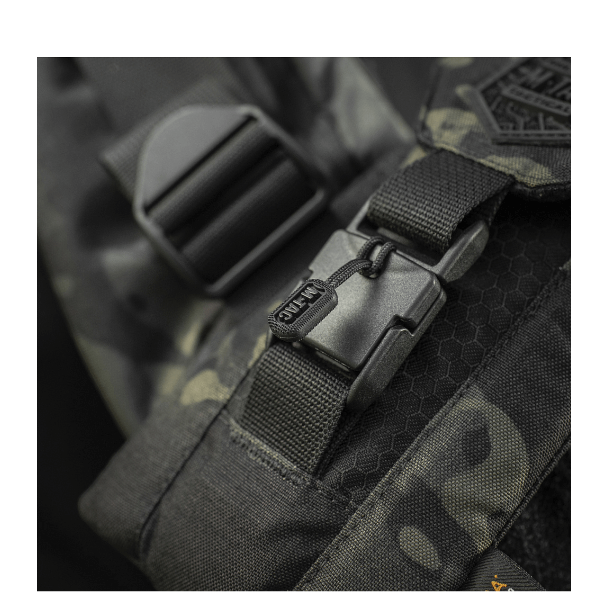 M-Tac Smartphone Lomme Elite Large Hex med WJ magnetisk spænde i CORDURA HEX materiale, sort design.