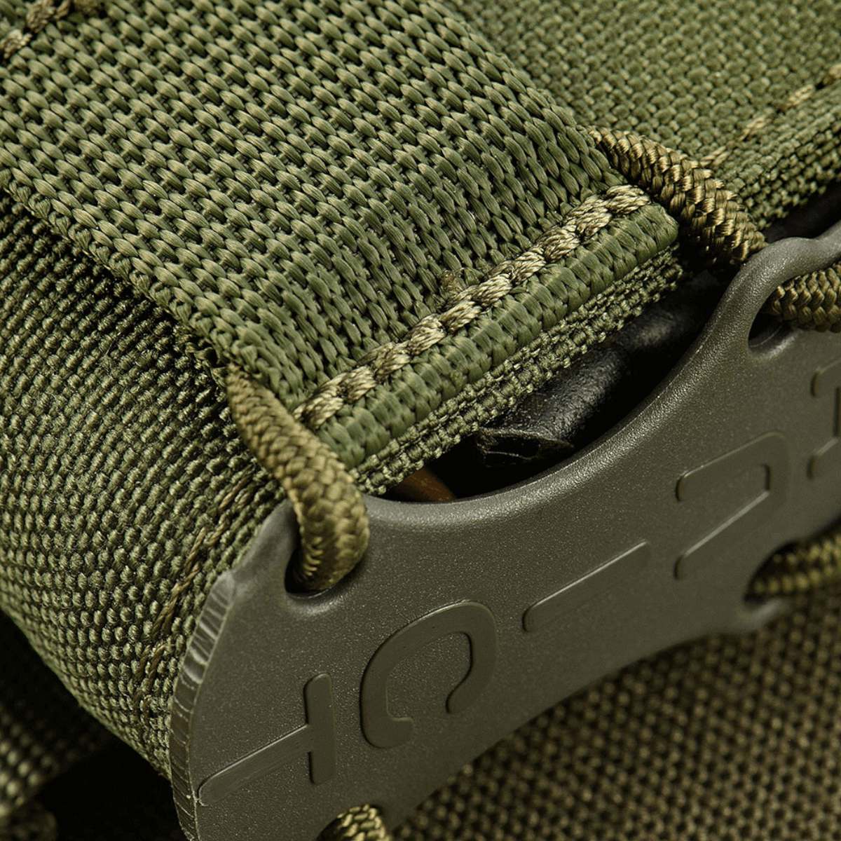 M-Tac Mag Lomme Kolchan til AK/AR Mini i Cordura 1000D med MOLLE system til sikker magasinopbevaring.
