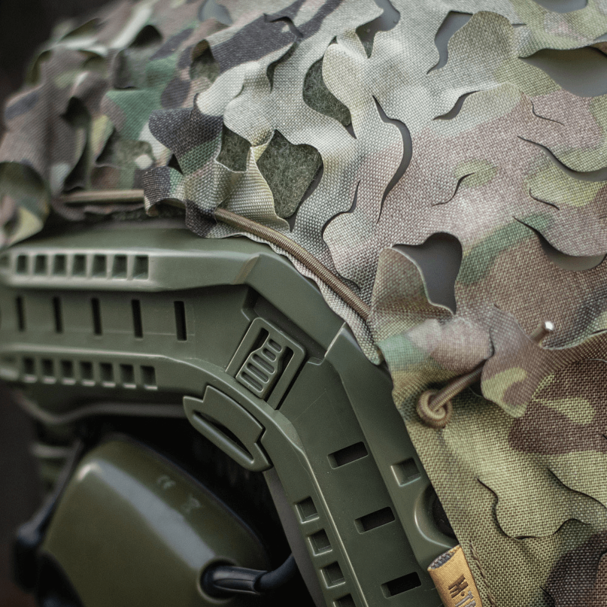 M‑Tac Vilha Hjelmcover FAST i Multicam mønster med Cordura 500D til beskyttelse og camouflage på FAST-hjelme