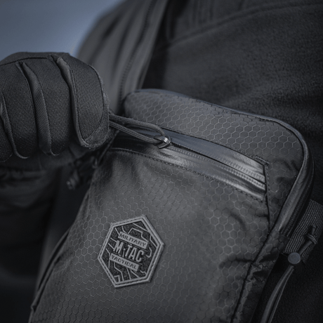 M-Tac Pocket Bag Elite HEX i slidstærkt materiale med YKK lynlåse, ideel til EDC-udstyr og småting. Kompakt og praktisk design.
