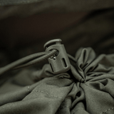 Nærbillede af snorlukning på M-Tac Sukharka Gen.3 Pouch i holdbart Cordura 500D materiale, ideel til militært brug.