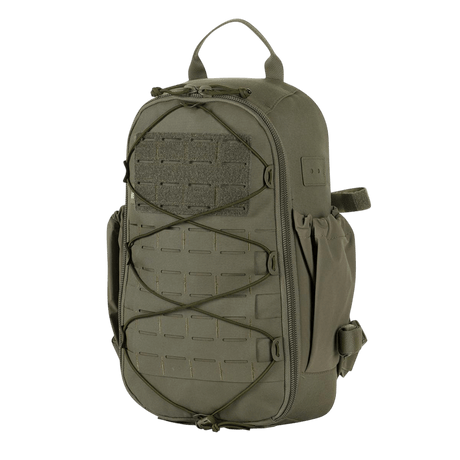 M-Tac STURM Elite Rygsæk taktisk rygsæk med 15 liter kapacitet, MOLLE Laser Cut frontpanel og elastiske sidelommer på khaki baggrund