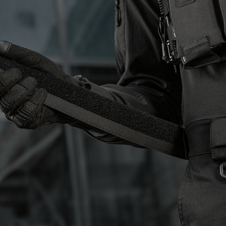 M‑Tac Internal Tiger Bælte i brug, vist i taktisk opsætning med velcrolukning og holdbart Cordura 500D materiale.