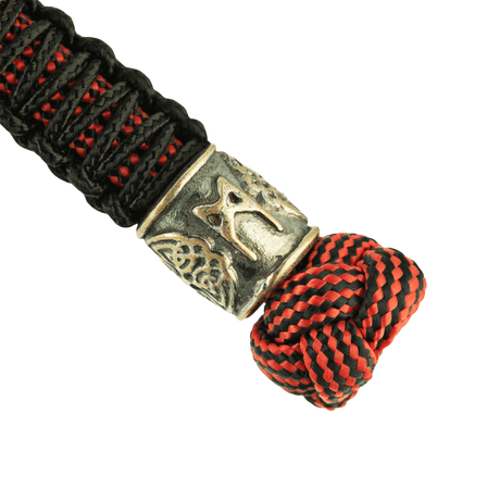 M-Tac Lanyard Scandinavian Mannaz med dekorativ perle og snoet paracord i rød og sort, ideel til knive og lommelygter.