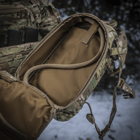 M-Tac Rygsæk Sturm Elite Gen.II med indbygget drikkesystem og MOLLE Laser Cut system, designet til raid-aktiviteter i felten.