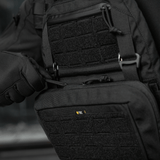 M-Tac Admin Pouch Large Elite i sort, lavet af robust Cordura 500D, perfekt til opbevaring af taktisk udstyr. Visning med laser cut velcro.