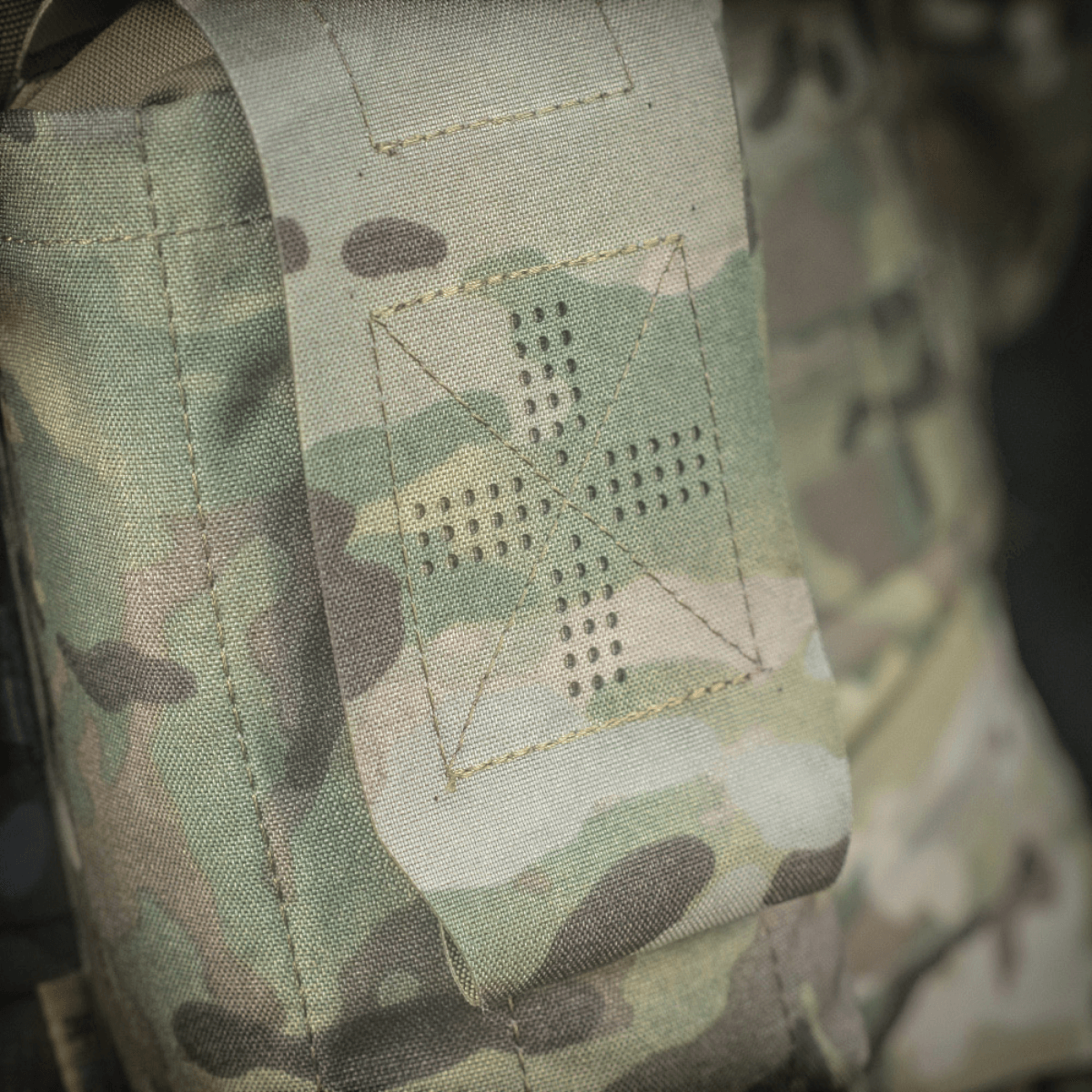 M-Tac Mediclomme Small Vertical Elite i multicam nylon med NIJ-certificering og åndbar perforering vist i gallery position 1.
