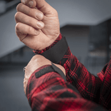 Velcro-justerbare ærmer på M-Tac Redneck Skjorte i navy blue/yellow med plaid mønster, perfekt til arbejde og fritid.