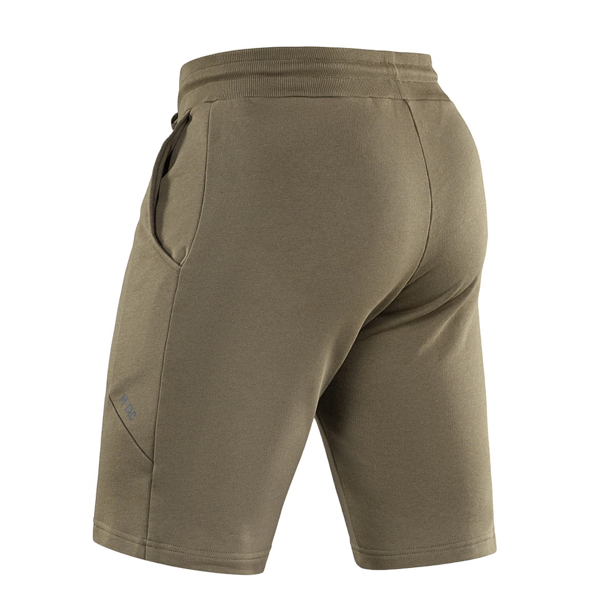 M-Tac Shorts Casual Fit Cotton i olivengrøn, bagfra med lommer og elastik i taljen, ideel til sommerbrug og aktiv bevægelse.