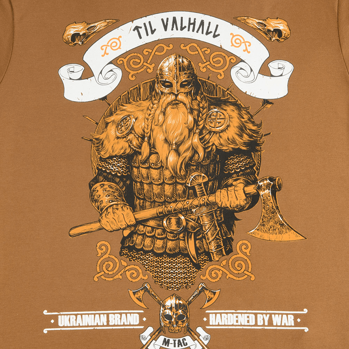 M-Tac T-shirt Viking med frygtindgydende viking i kampudrustning, "Til Valhall" tekst; ukrainsk mærke og krigerisk design.