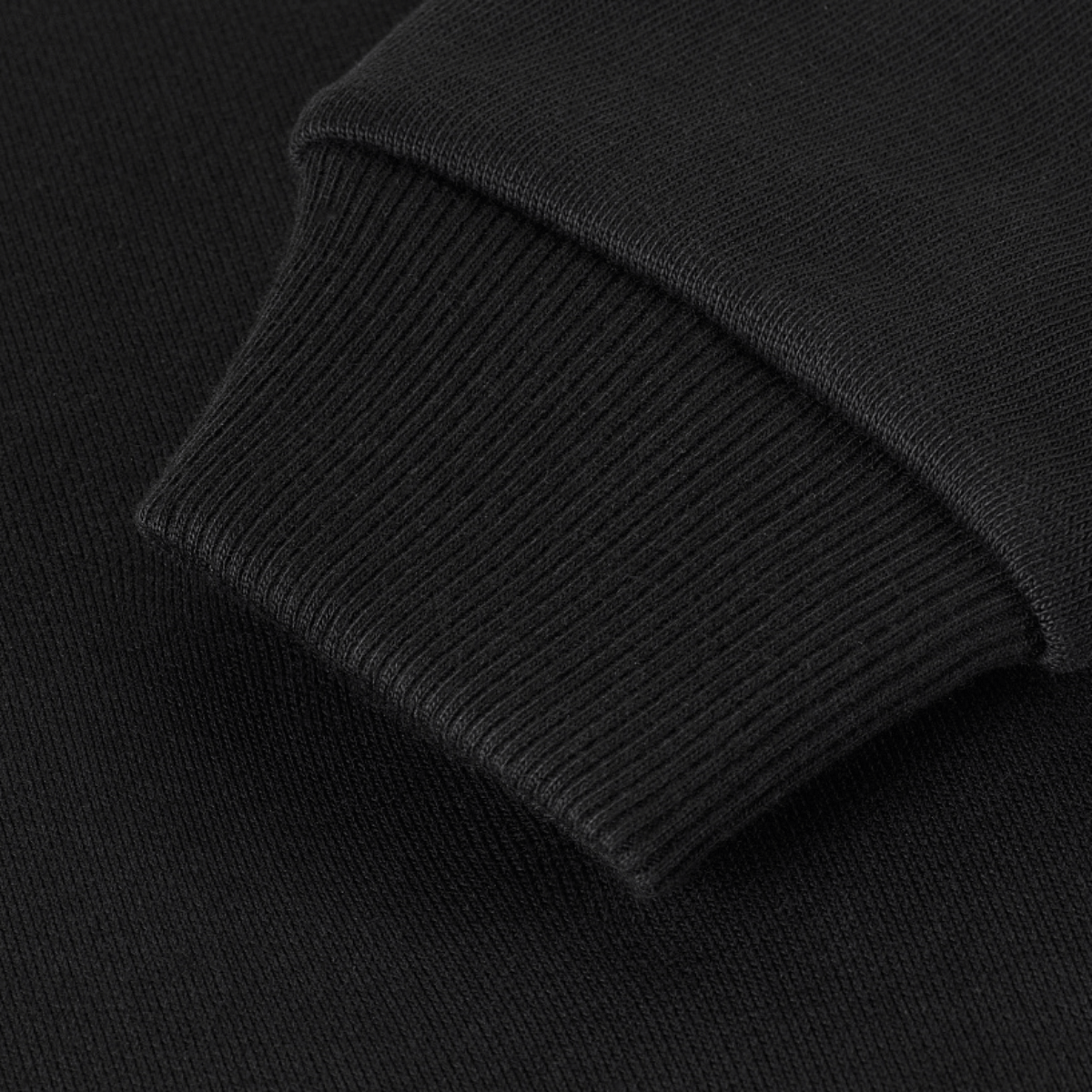 Detalje af ærmekant på M-Tac Sweatshirt Cotton Hard i 100% bomuld, der viser ribkantens kvalitet og varmeisolering.