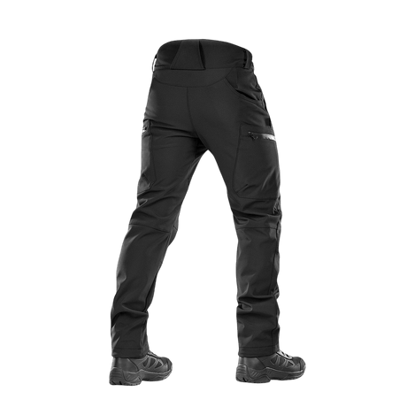 Sort M-Tac Bukser Soft Shell Vinter set bagfra, lavet af vand- og vindafvisende softshell-materiale med fleecefor.