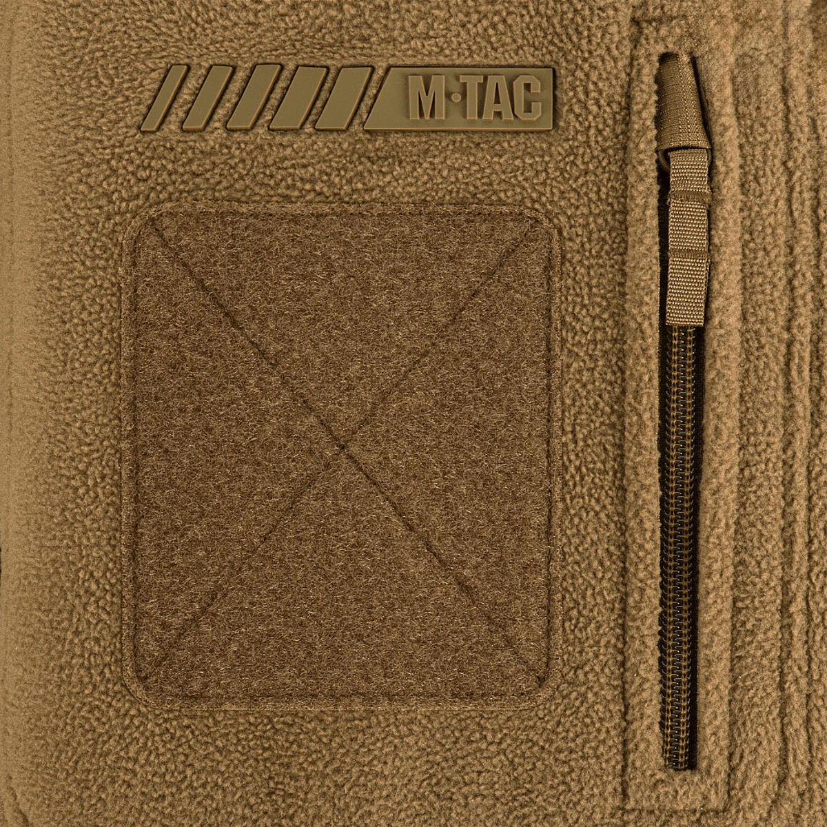 Detaljer af M-Tac Division Gen.II Windblock Fleecejakke med WindBlock-membran og lynlås, der sikrer maksimal varme og vindbeskyttelse.