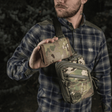 Mand holder M-Tac Pung Elite Gen.II lavet af Cordura 500D, designet til kort og kontanter i en camouflage-stil.