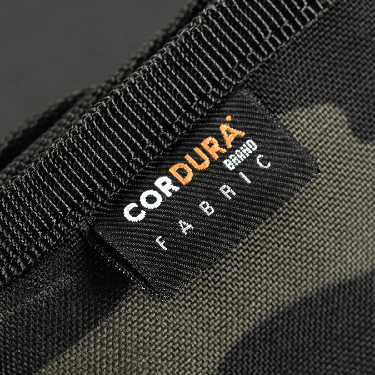 M-Tac Pung Elite Gen.II i slidstærk Cordura 500D stof med CORDURA® brandmærke, ideel til kontanter, kort og dokumenter.