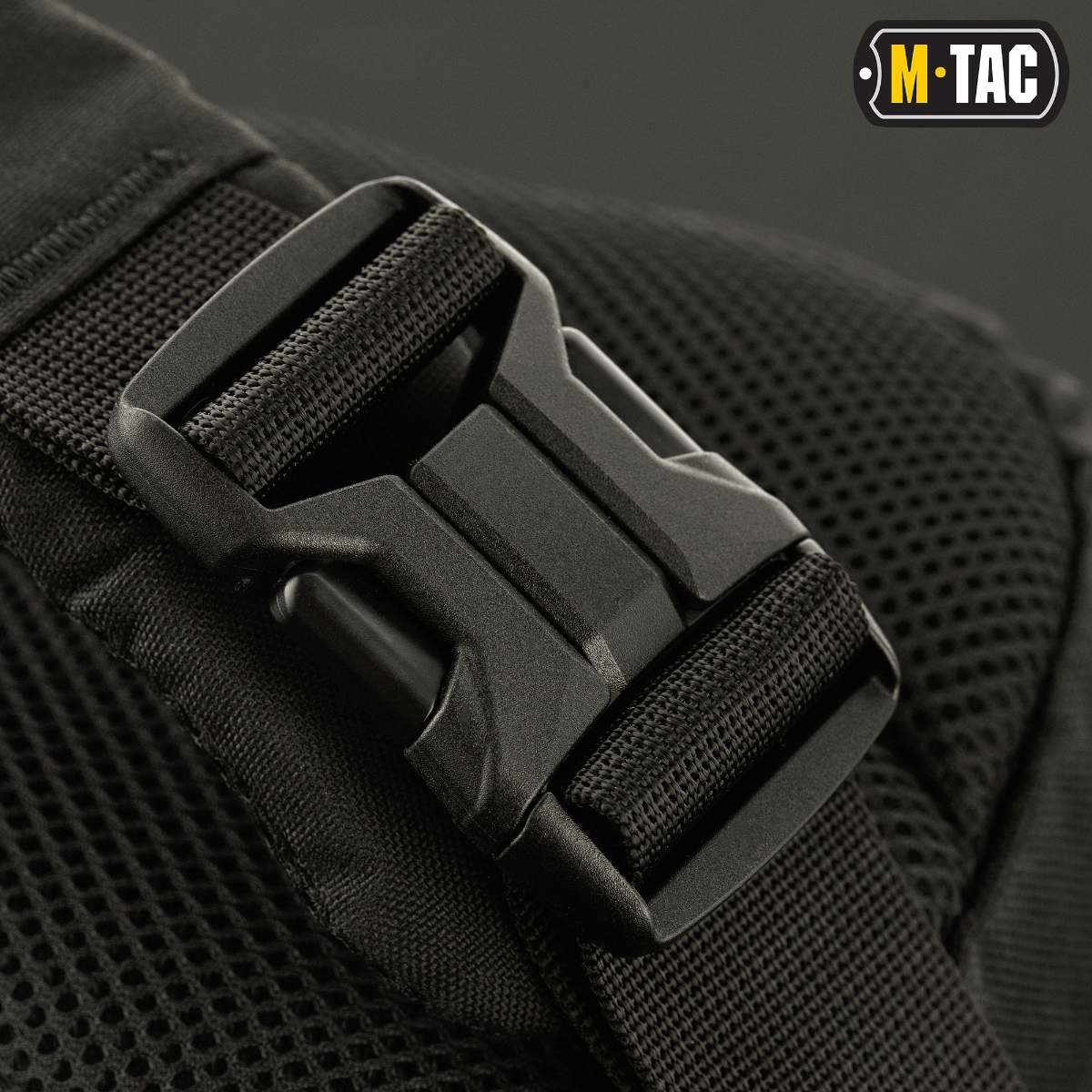 M-Tac Buckler Taske Elite sort spænde, robust design i Cordura 500D, til taktisk brug med MOLLE-system, sikker opbevaring af udstyr