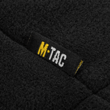 Nærbillede af M-Tac Combat Fleece Polartec Jakke med mærke. Høj kvalitet, avanceret materiale og funktionelt design.