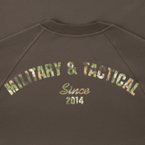 M-Tac Raglan Logo med camouflageprint "Military & Tactical Since 2014" på ryggen, ideel til komfort og stil.