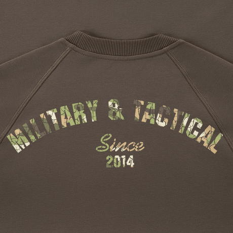 M-Tac Raglan Logo med camouflageprint "Military & Tactical Since 2014" på ryggen, ideel til komfort og stil.