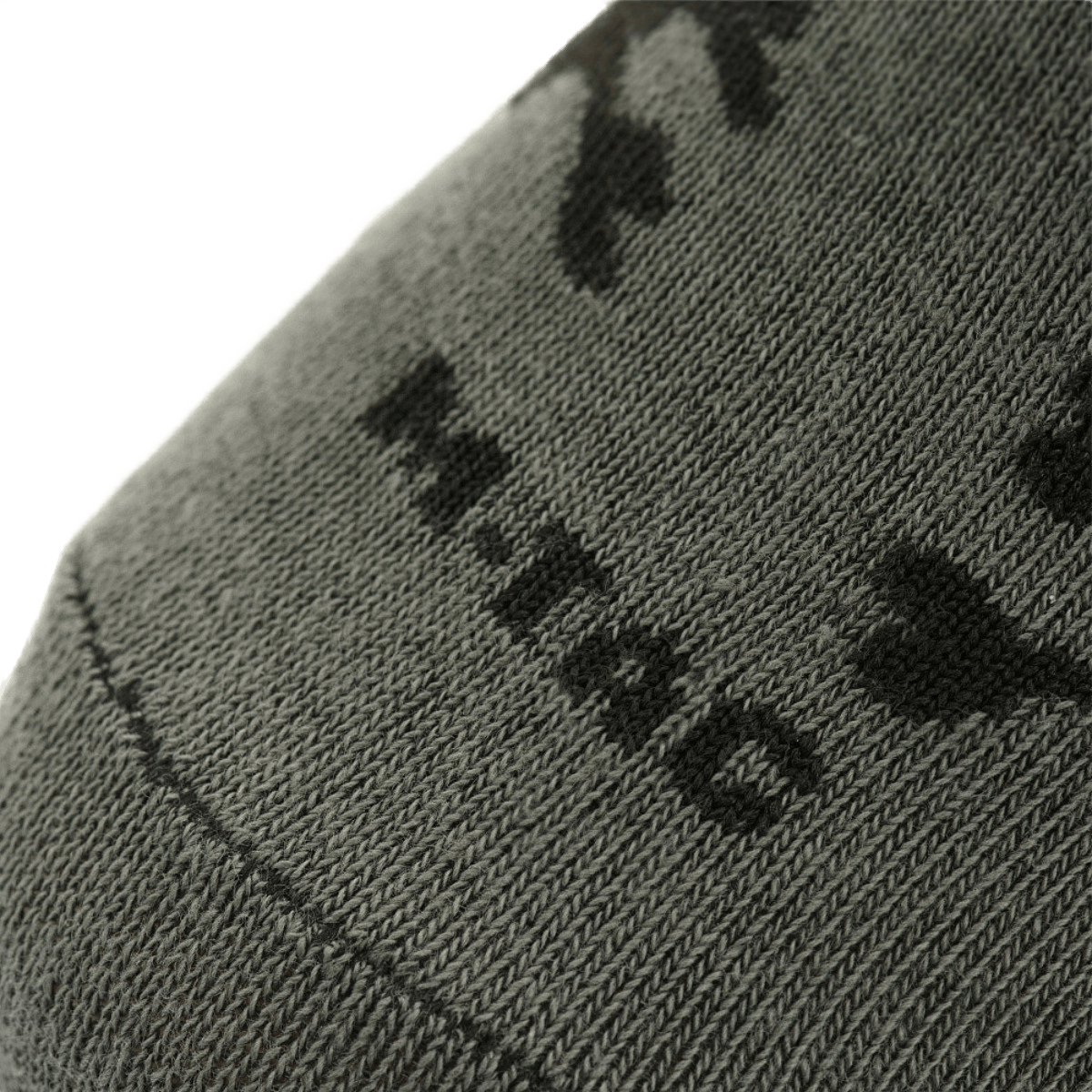 Nærbillede af M-Tac Let Sommersokker Pirate Skull med ergonomisk pasform, perfekt til sport i varmt vejr.