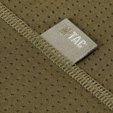 Nærbillede af M-Tac Athletic Tactical Gen.II T-shirt stof, der viser holdbarhed og åndbare egenskaber.