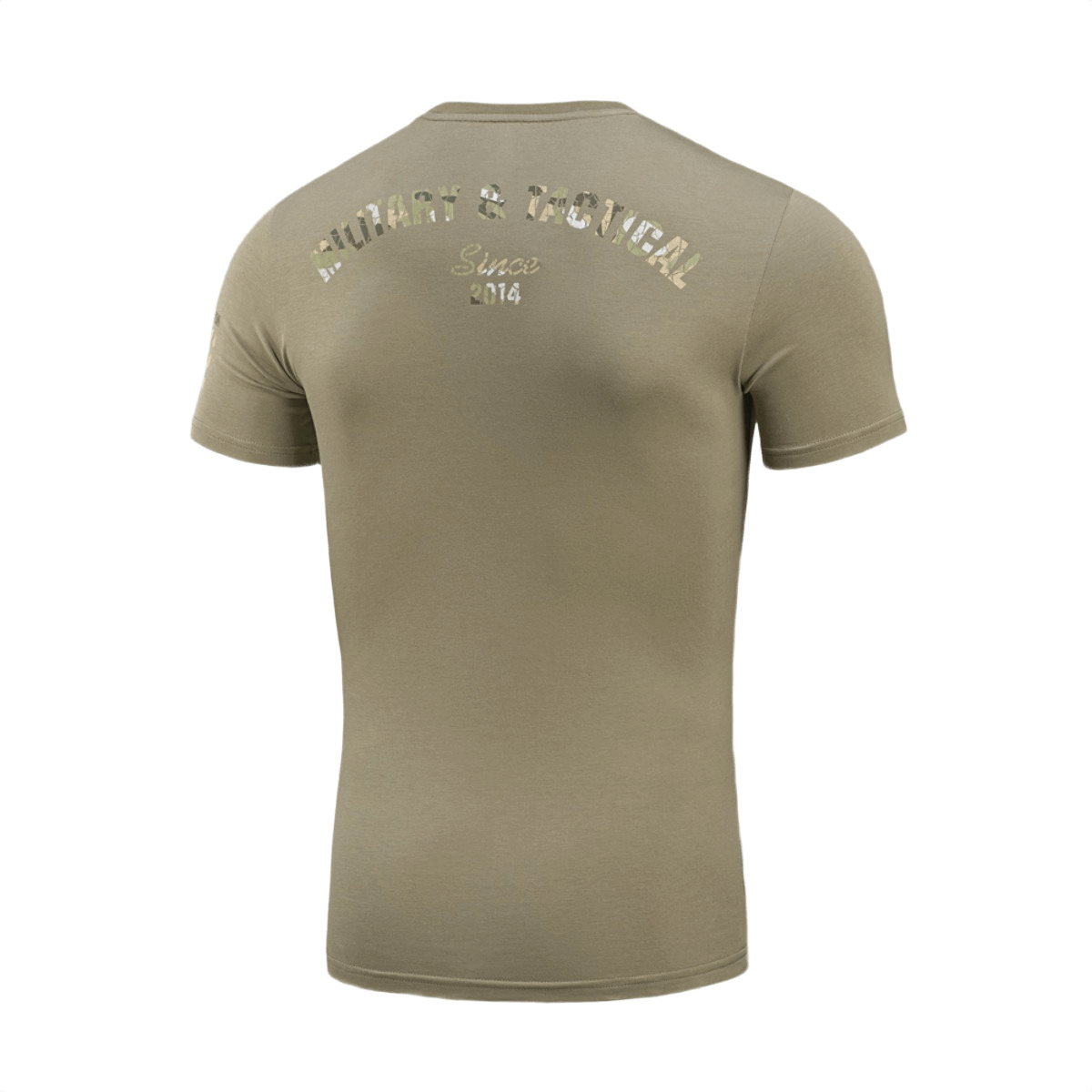 M-Tac T-Shirt Logo med camouflage og slogans "Born by Revolution – Hardened by War" og "Military & Tactical Since 2014" i beige bomuldsblanding.