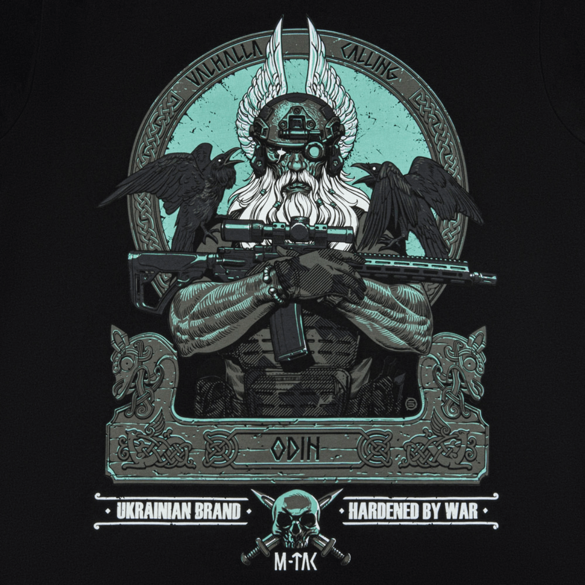 M-Tac T-Shirt Odin Mystery Long Sleeve med Odin, AR-15 og ravnene Hugin og Munin, teksten 'Valhalla Calling', skandinavisk mytologi tema.
