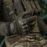 M-Tac Handsker Assault Tactical Mk.4 med læderforstærkning for non-slip greb, ideelle til våbenhåndtering med velcrojustering.