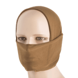 M-Tac Let Tubehalstørklæde båret som balaklava i sandfarve, alsidigt og hurtigtørrende tilbehør