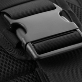 Nærbillede af spænde på M-Tac Urban Line City Patrol Fastex Taske i sort polyester med PVC-coating