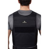 Anorak Rhodium® Duty I Stik & Skudsikker Vest - Let, holdbar soft armor-vest set bagfra på person i grå trøje, niveau IIIA beskyttelse.