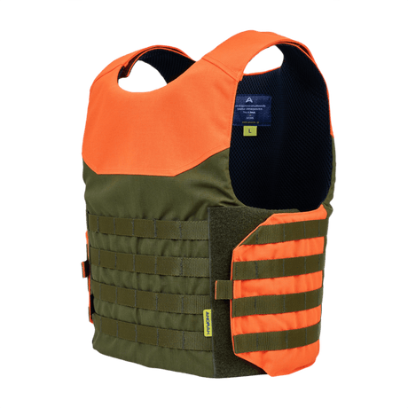 Anorak Shield I Cover i orange og grøn farve, fremstillet til sikkerhed og komfort.