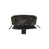 Anorak Titanium® Neck/Throat Protector I i camouflagemønster, designet til maksimal beskyttelse af nakke og hals med hook-and-loop fastgørelsessystem.