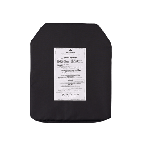 Anorak Titanium® Insert (SAPI) med UHMWPE og UD ARAMID-materialer til beskyttelse mod håndvåben og maskinpistoler niveau IIIA++.