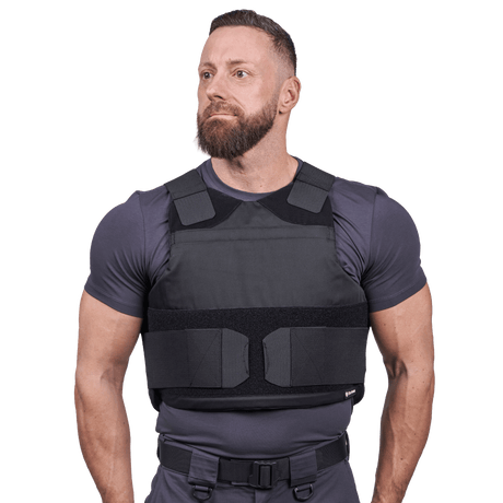 EA Impact - NIJ Level IV Bundle - Skud & Stiksikker Vest i sort med Level IV traumeplader, komplet beskyttelse, vist i galleri position 1.
