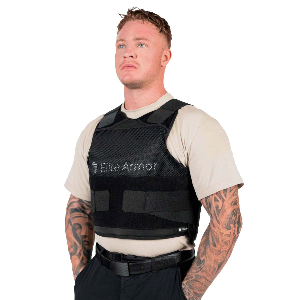 Elite Armor RX2 Stik & Skudsikker Vest – mand med vest, stående i vinkel
