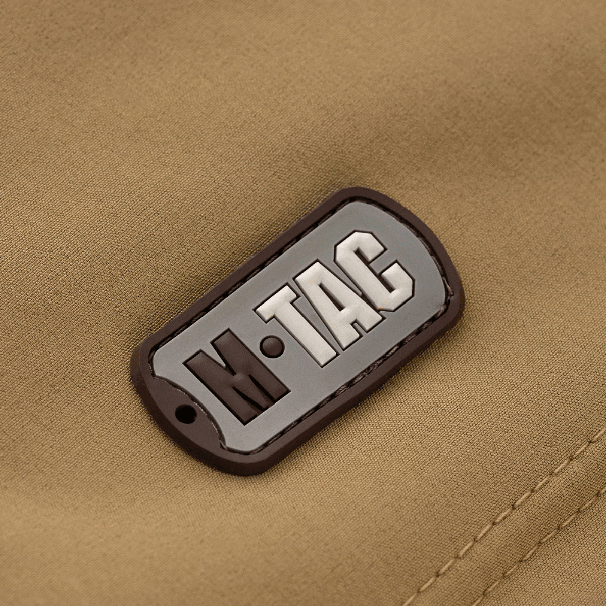 Logo på M-Tac Soft Shell Jakke med Liner i lys brun farve