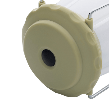 Bunden af M-Tac Outdoorlampe Mat - Klassisk LED Belysning med fokus på designet og håndtaget. Perfekt til camping, jagt og fiskeri.